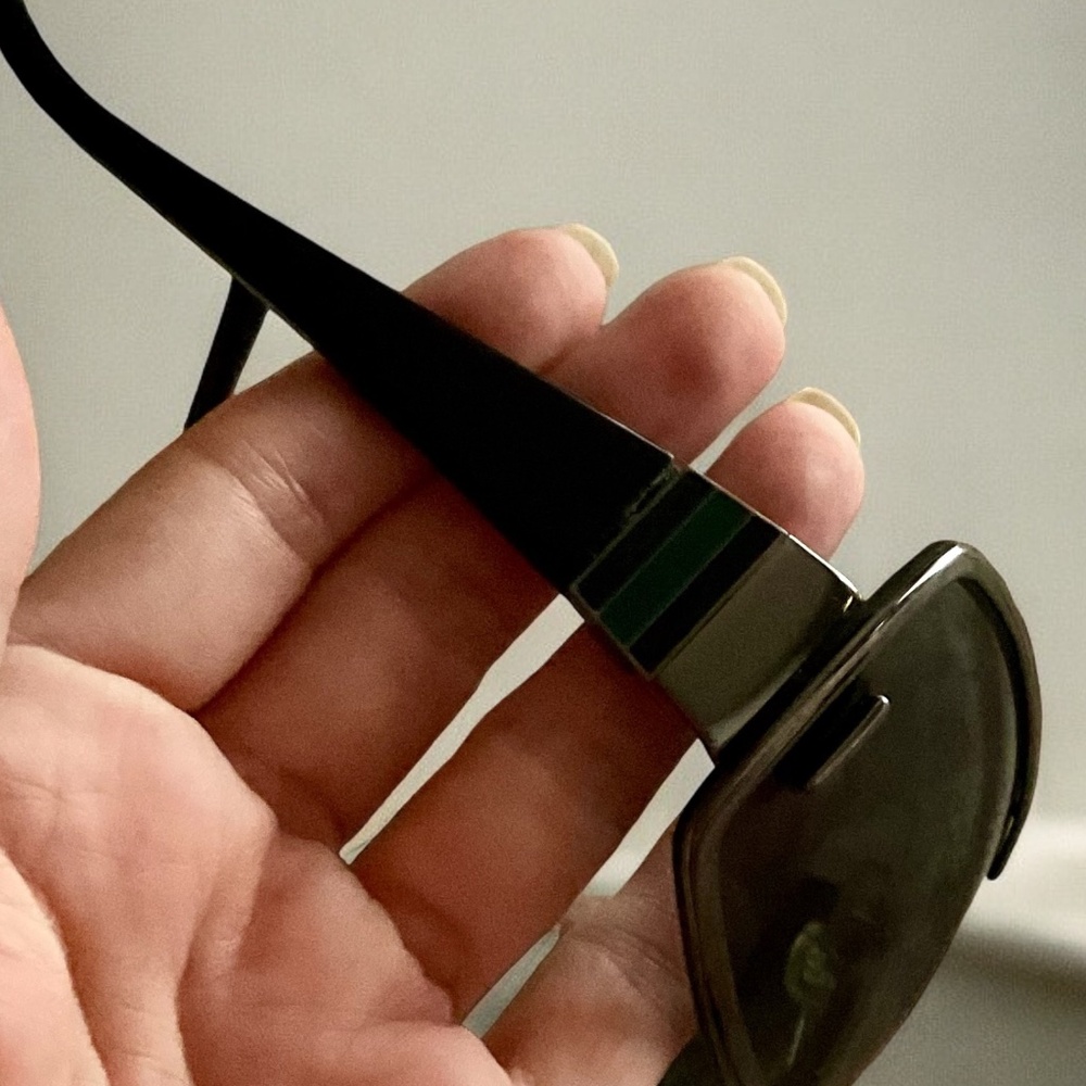 AUTHENTIC GUCCI UNISEX SUNGLASSES 🕶️ - Picture 7 of 8